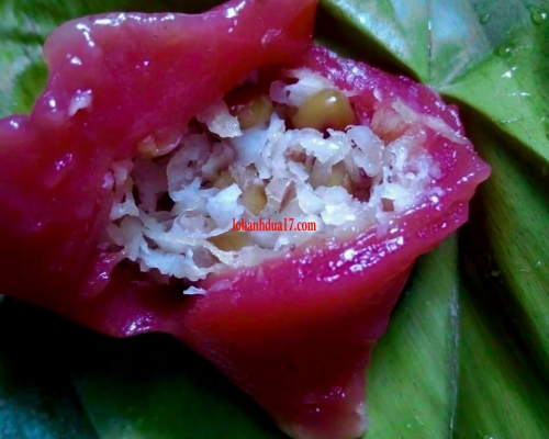 BÁNH ÍT NHÂN DỪA LÁ CẨM